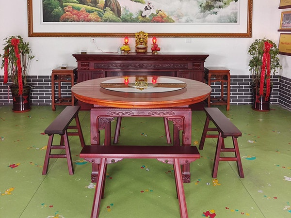 八仙桌搭配紅心杉圓桌面